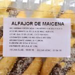 Alfajor-de-maicena-en-bandeja