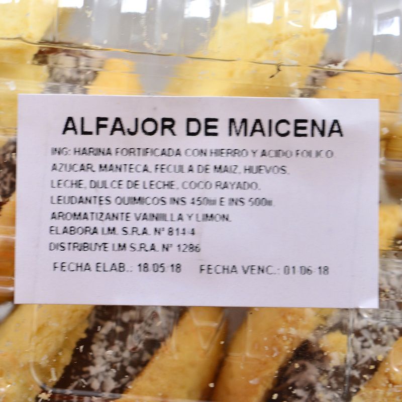 Alfajor-de-maicena-en-bandeja