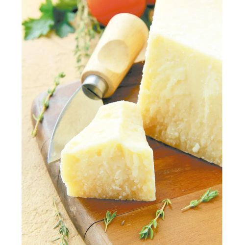 Queso grana tipo parmesano GRANJA NATURALIA x kg