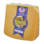 Queso-parmesano-reggianito-BANIL-vacio-kg