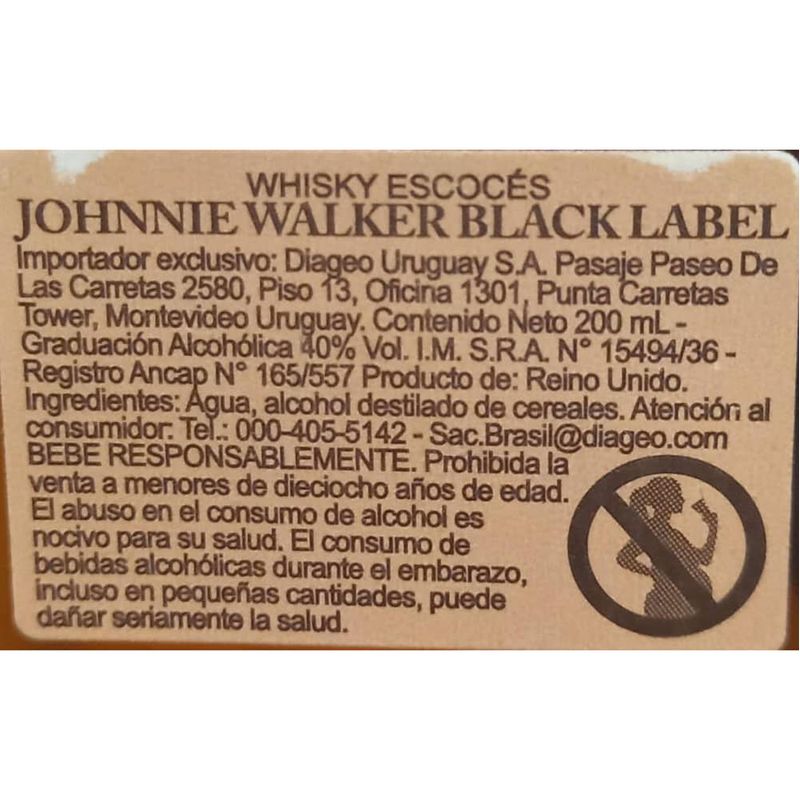 Whisky-Escoces-JOHNNIE-WALKER-Negro-petaca