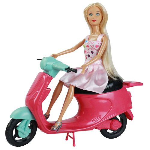 Muñeca con moto