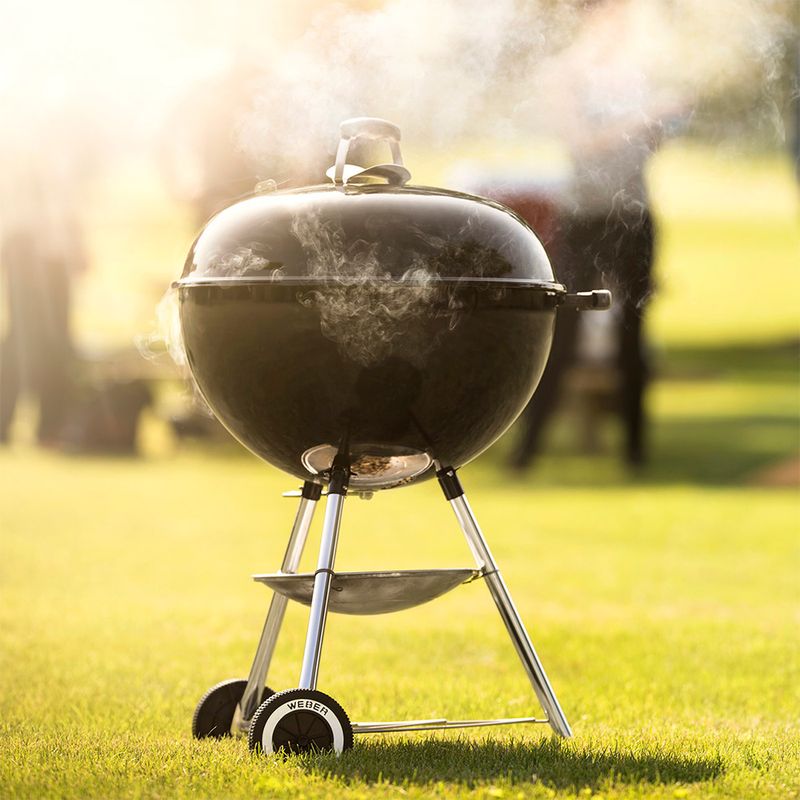 Barbacoa-a-carbon-18-Pulgadas-con-ruedas-WEBER