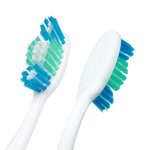 Cepillo-dental-2x1-COLGATE-Triple-Accion-mediano